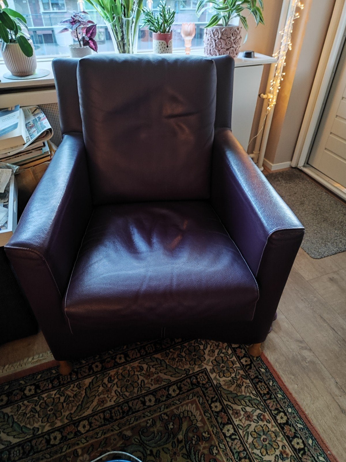 Twee mooie leren Leolux fauteuils . Kleur obergine., Ophalen, Geen idee, 75 tot 100 cm, Geen idee