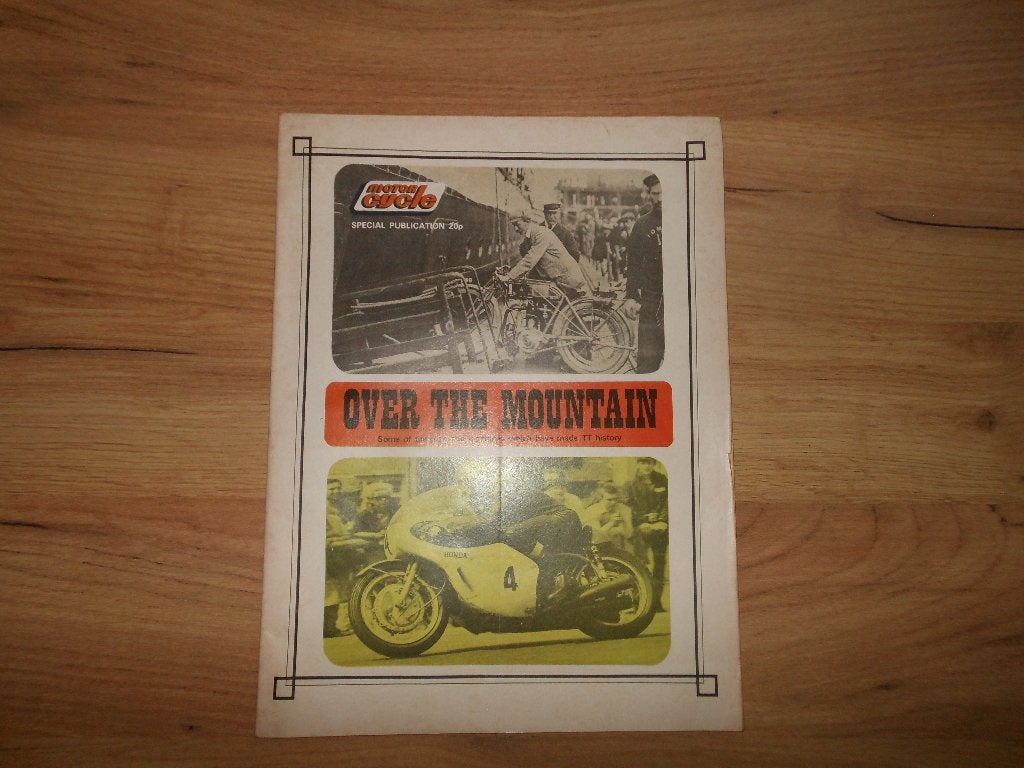 Over The Mountain, Ophalen of Verzenden, Gelezen, Algemeen