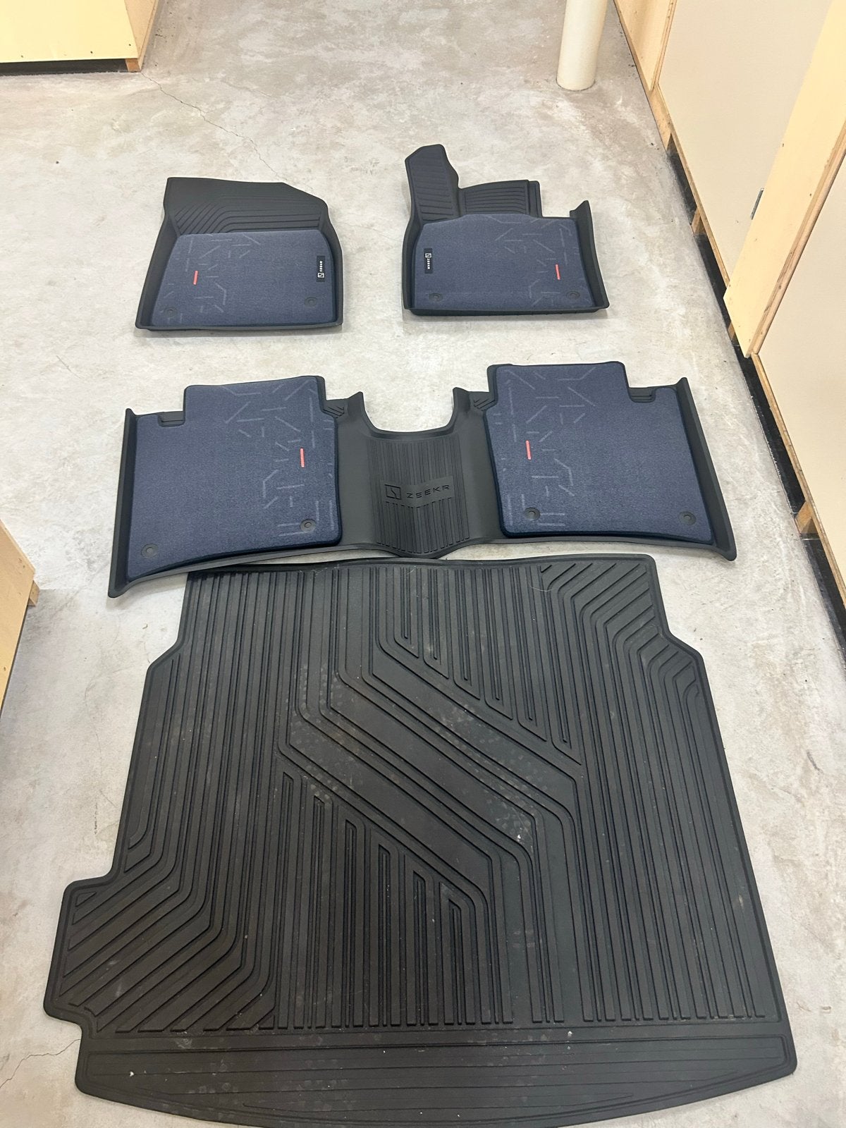 Zeekr 001 winter Vloermatten Set (4 stuks) + Kofferbakmat, Ophalen, Nieuw