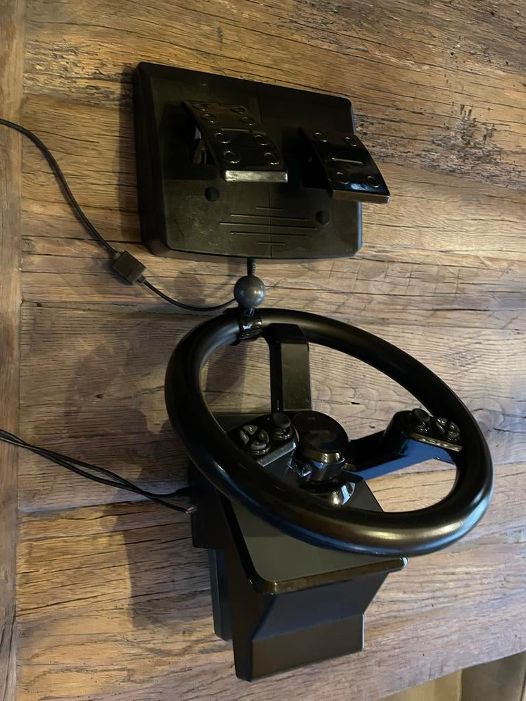 Logitech Farming Simulator Stuur met Pedalen, Spelcomputers en Games, Gebruikt, 1 speler, Ophalen of Verzenden, Vanaf 3 jaar