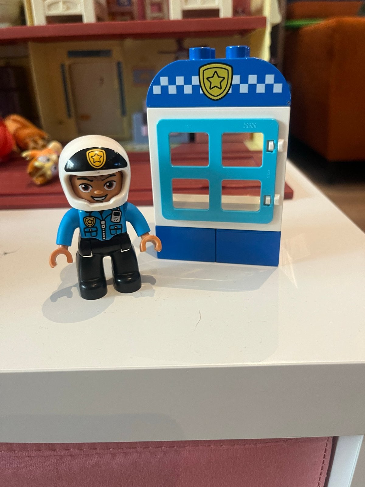 LEGO Duplo Politieagent en Politiebureau (set 10902), Kinderen en Baby's, Inclusief minifiguren, Ophalen of Verzenden, Duplo, Complete set