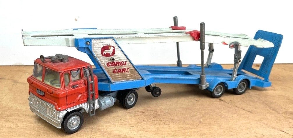 Corgi Cars Ford H-serie vrachtwagen met autotransporter, Antiek en Kunst, Antiek | Speelgoed, Ophalen of Verzenden
