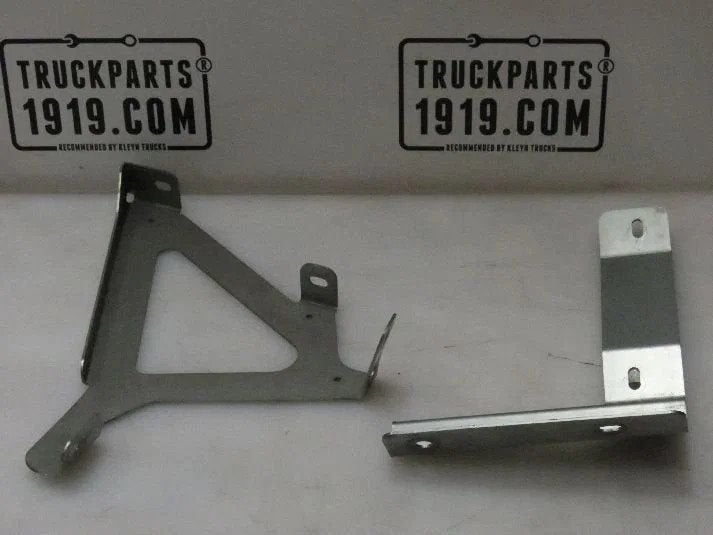 DAF 2000748 |  Zijfendersteun Re. CF, Ophalen, Gebruikt, DAF, Carrosserie en Plaatwerk