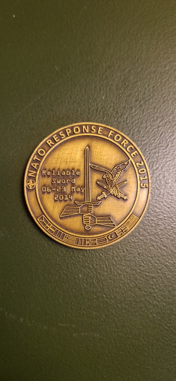Militaire coin Nato Response force 2015, Ophalen of Verzenden, Landmacht, Nederland, Embleem of Badge