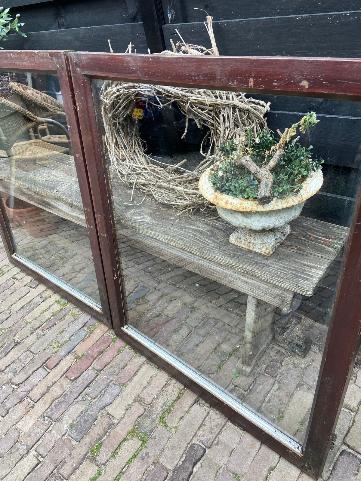 Twee gebruikte hardhouten ramen met glas. ., Ophalen, Gevelraam of Ruit, Gebruikt, 80 tot 120 cm