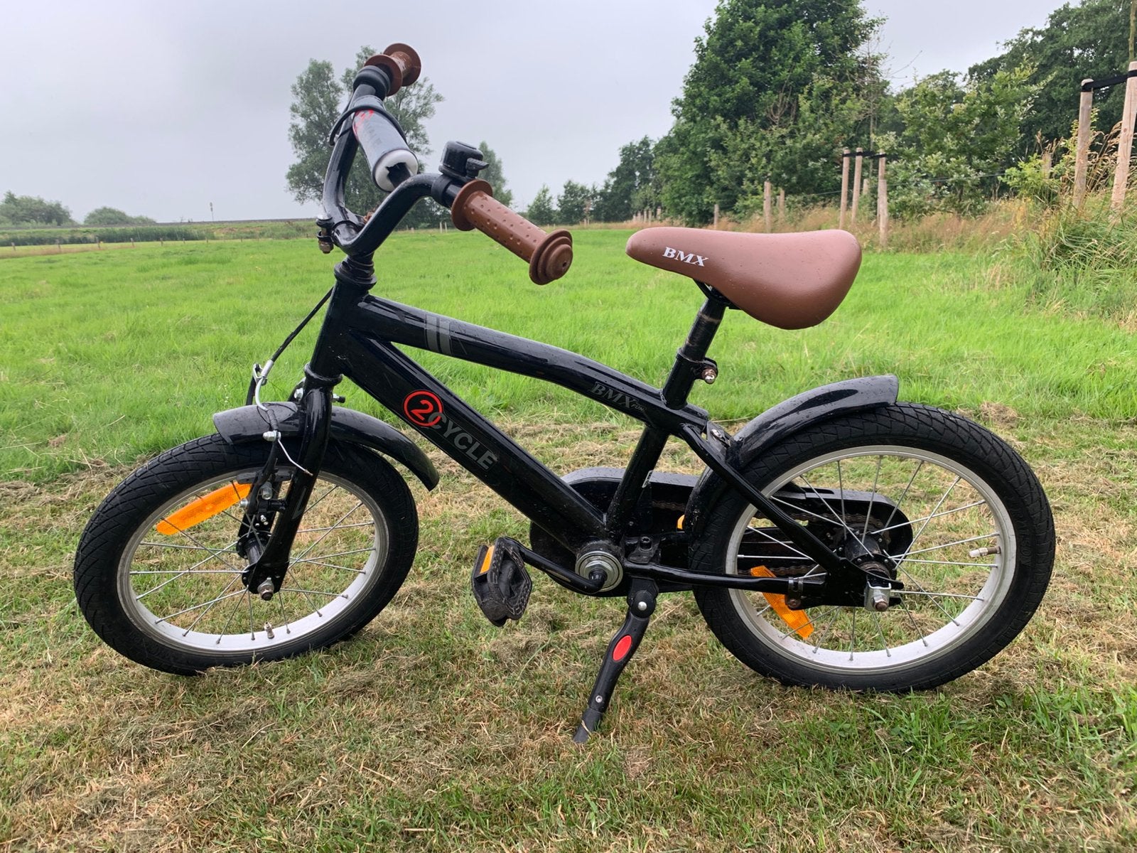 Jongensfiets 2cycle - 16 inch, Fietsen en Brommers, Ophalen, Gebruikt, Terugtraprem, 16 tot 20 inch
