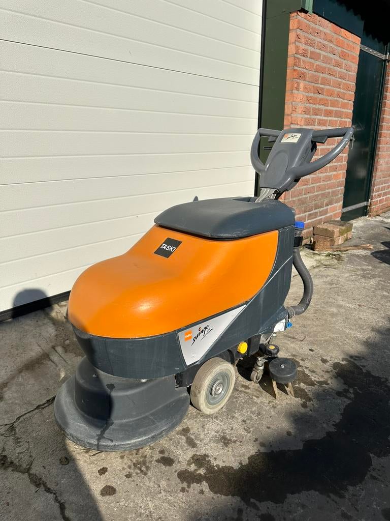 SCHROB- EN VEEGMACHINES – KOM LANGS IN ONZE SHOWROOM