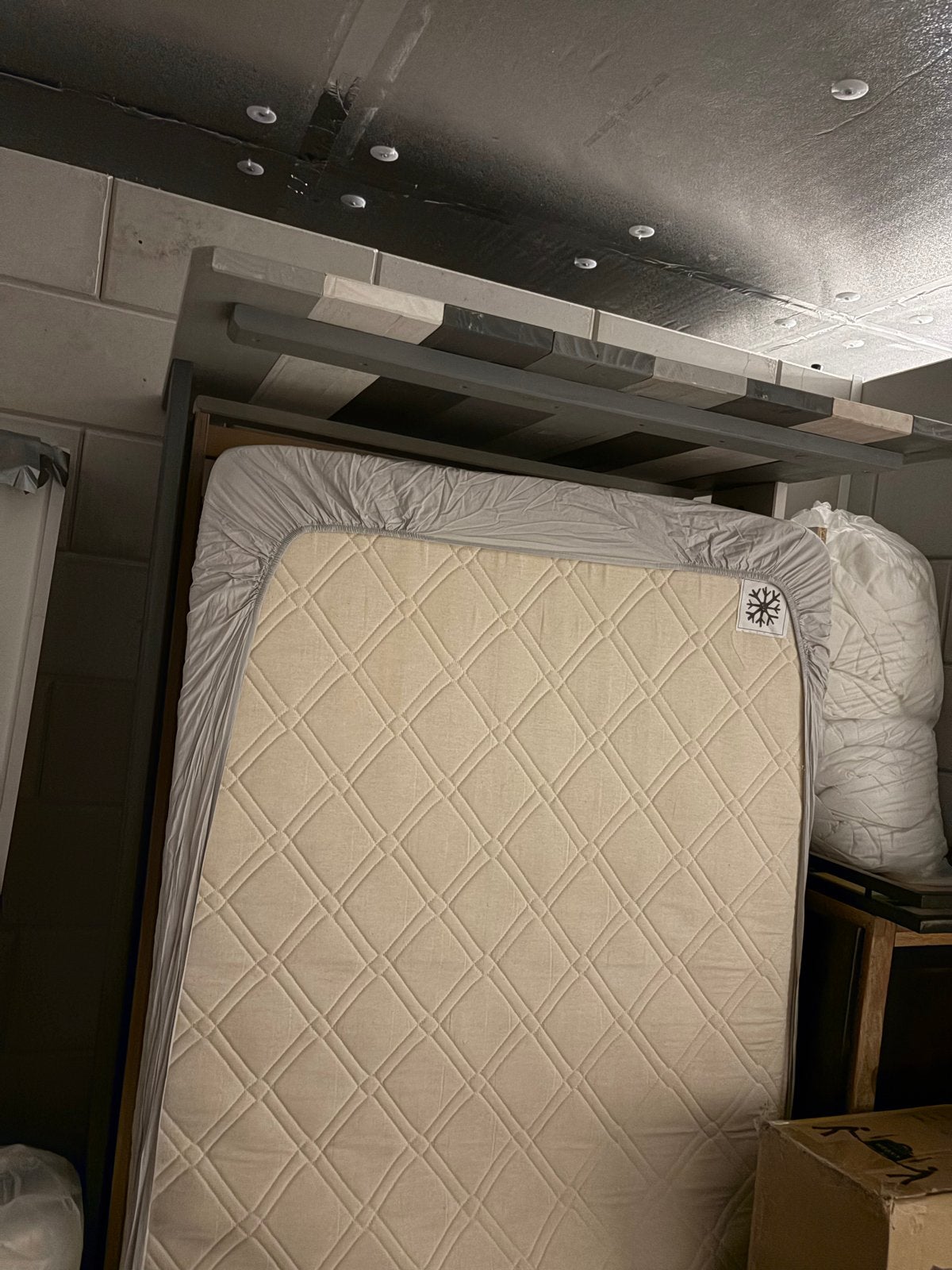 Gratis af te halen: Bed/matras & evt TV kast, Ophalen, Gebruikt