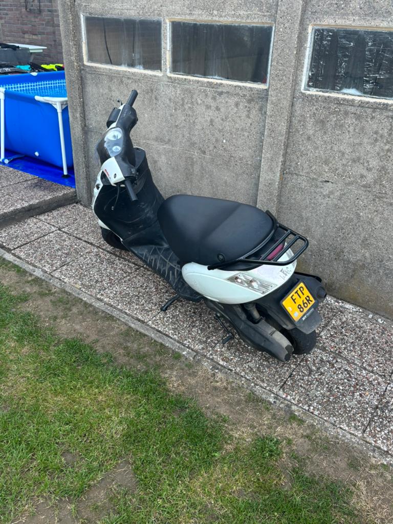Zip 125 AC, Fietsen en Brommers, Ophalen, Tweetakt, Gebruikt, Zip