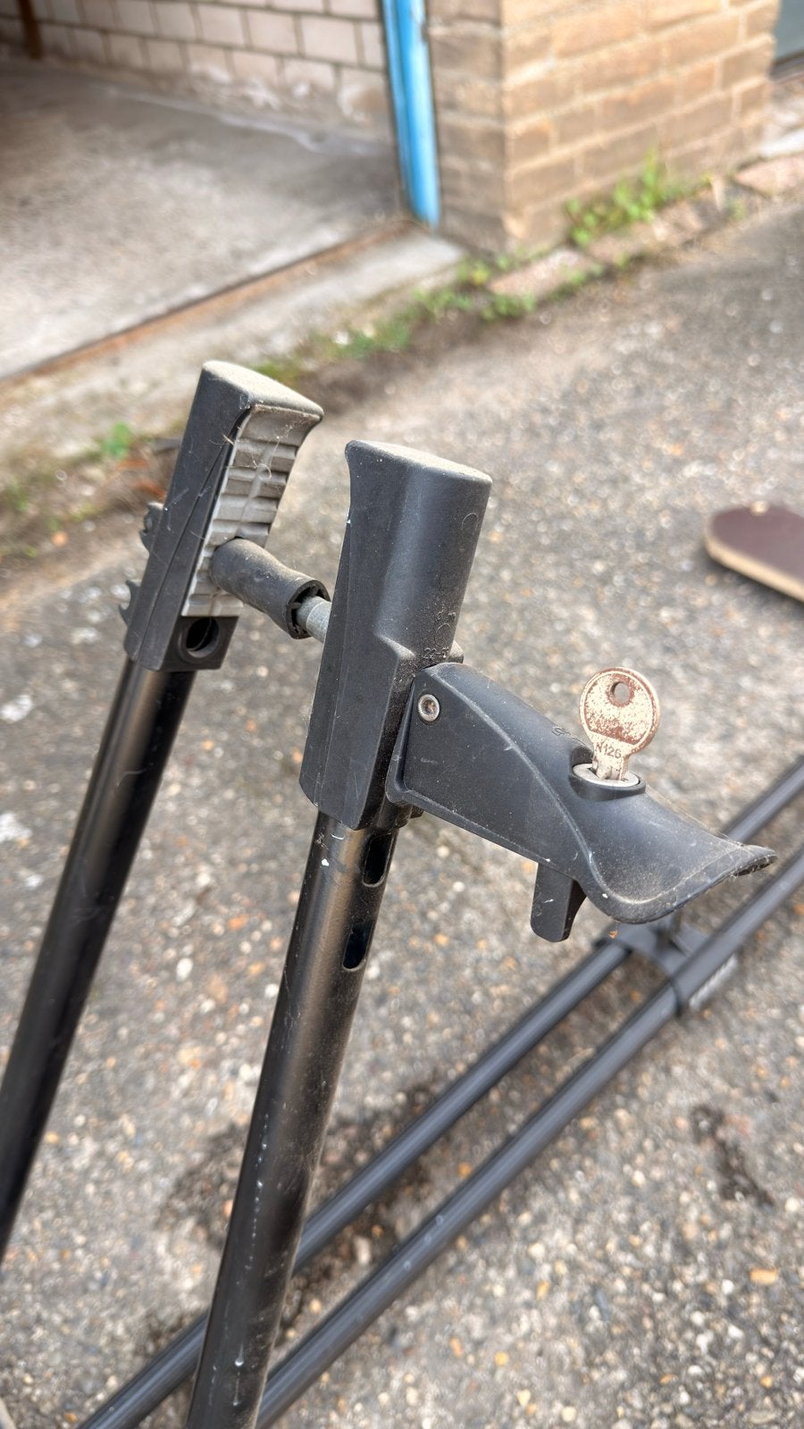 Thule dakdragers met slot en sleutel, Auto diversen, Ophalen, Gebruikt