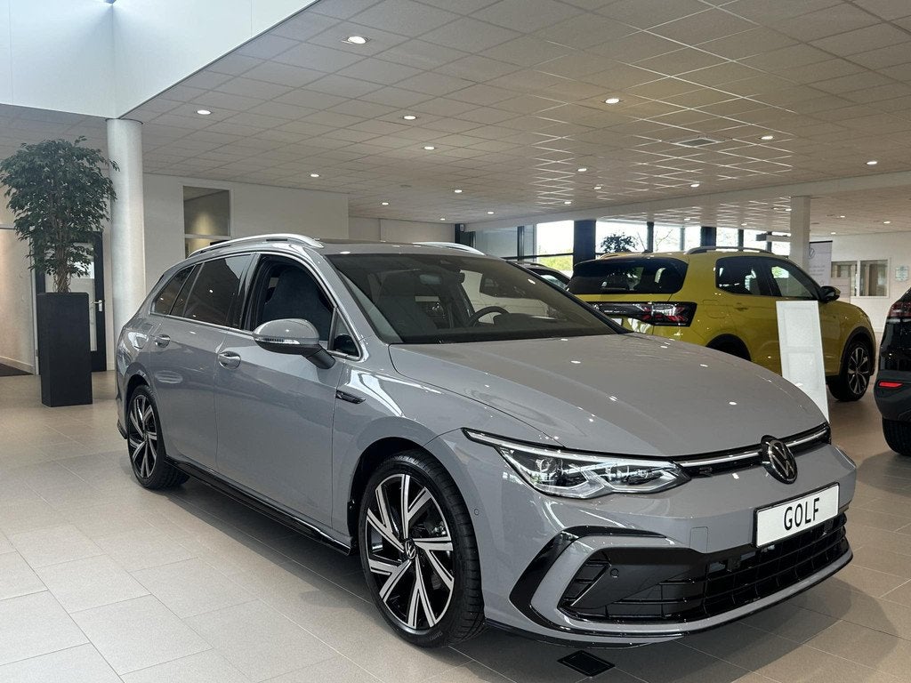 Volkswagen Golf Variant 1.5 eTSI R-Line Business+ | Panorami, 12 maanden, Stof, 1498 cc, Euro 6