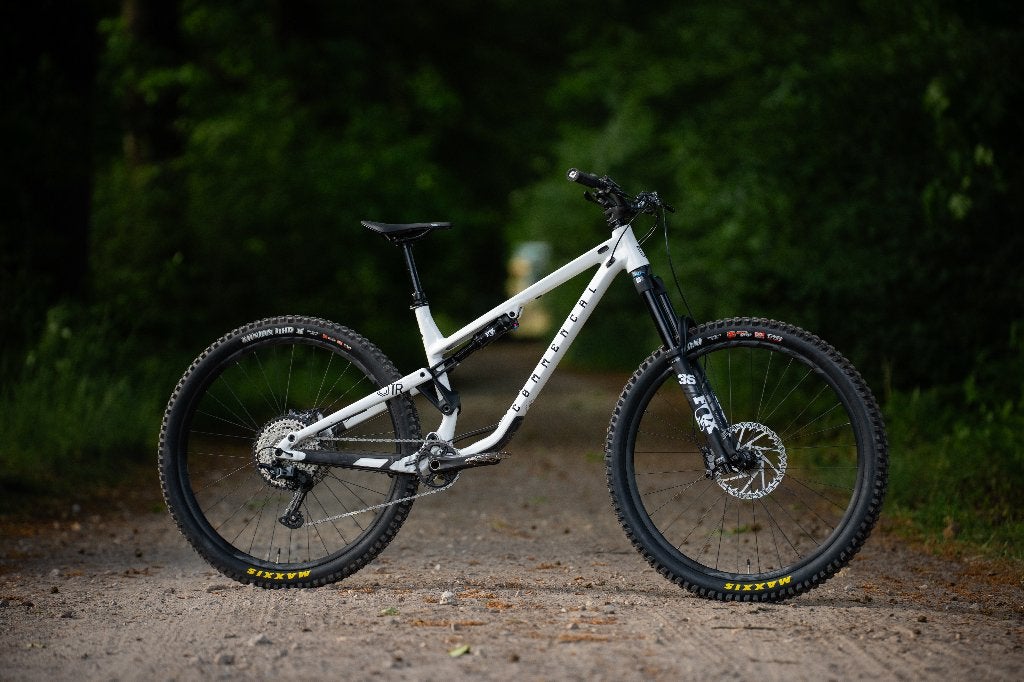 Commencal Meta TR 4 - Custom  - Maat L, Fietsen en Brommers, Fietsen | Mountainbikes en ATB, Fully, Ophalen, Zo goed als nieuw