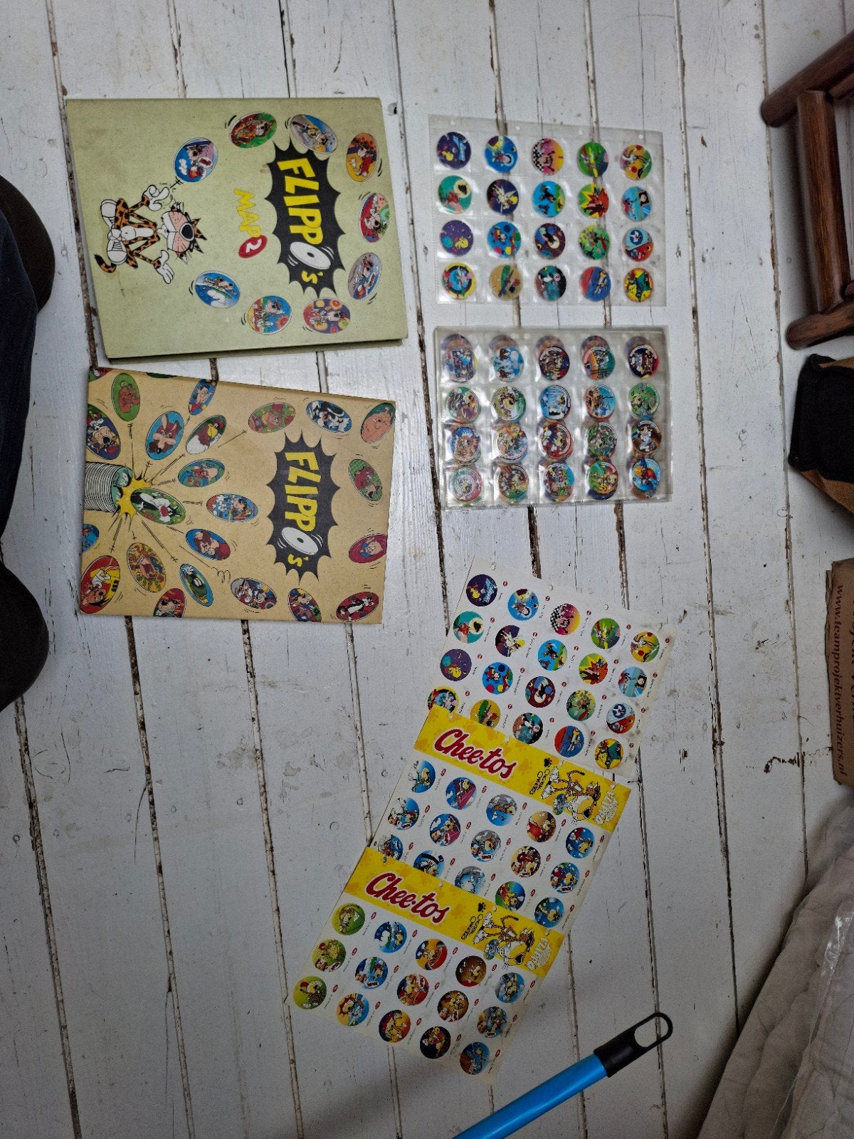 Complete Flippo collectie met alles dubbel in albums, Verzamelen, Flippo's, Ophalen, Spiek, Verzameling, Met verzamelmap(pen)