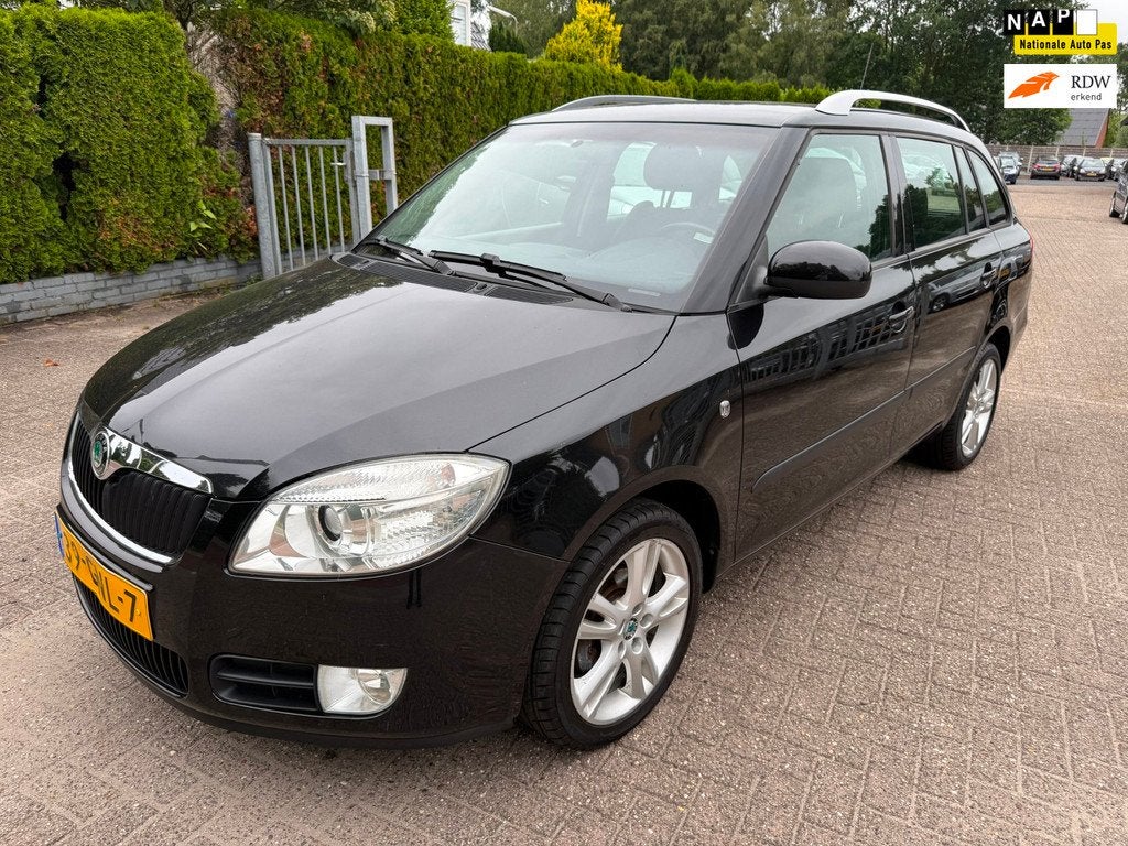 Skoda Fabia Combi 1.6-16V AUT. Sport AIRCO CRUISE LMV TREKHA, Auto's, Skoda, Gebruikt, 4 cilinders, Origineel Nederlands, Grijs