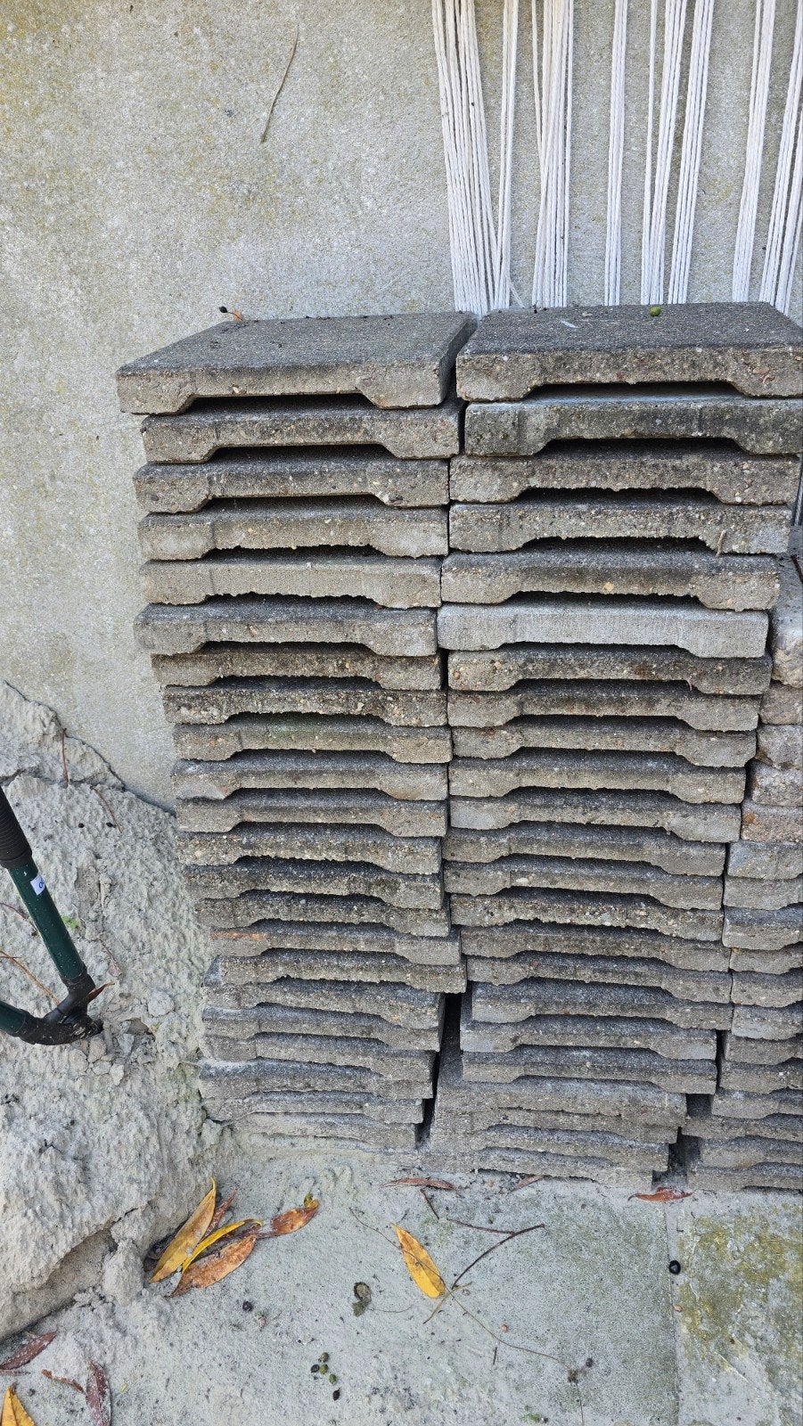 gratis 50 stenen, Ophalen, Gebruikt, Minder dan 5 m², Beton