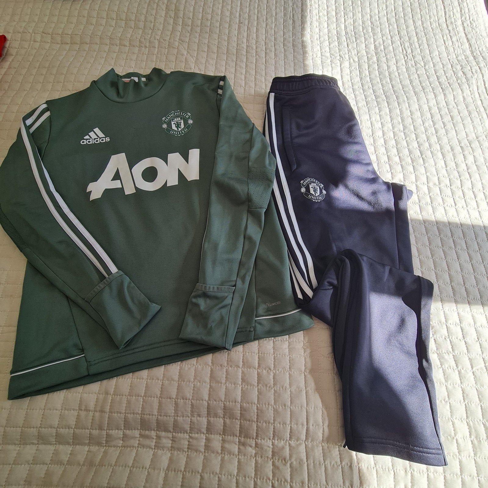 Manchester United Trainingspak - Maat 13-14 jaar, Kleding | Heren, Maat 48/50 (M), Ophalen of Verzenden, Zo goed als nieuw, Adidas