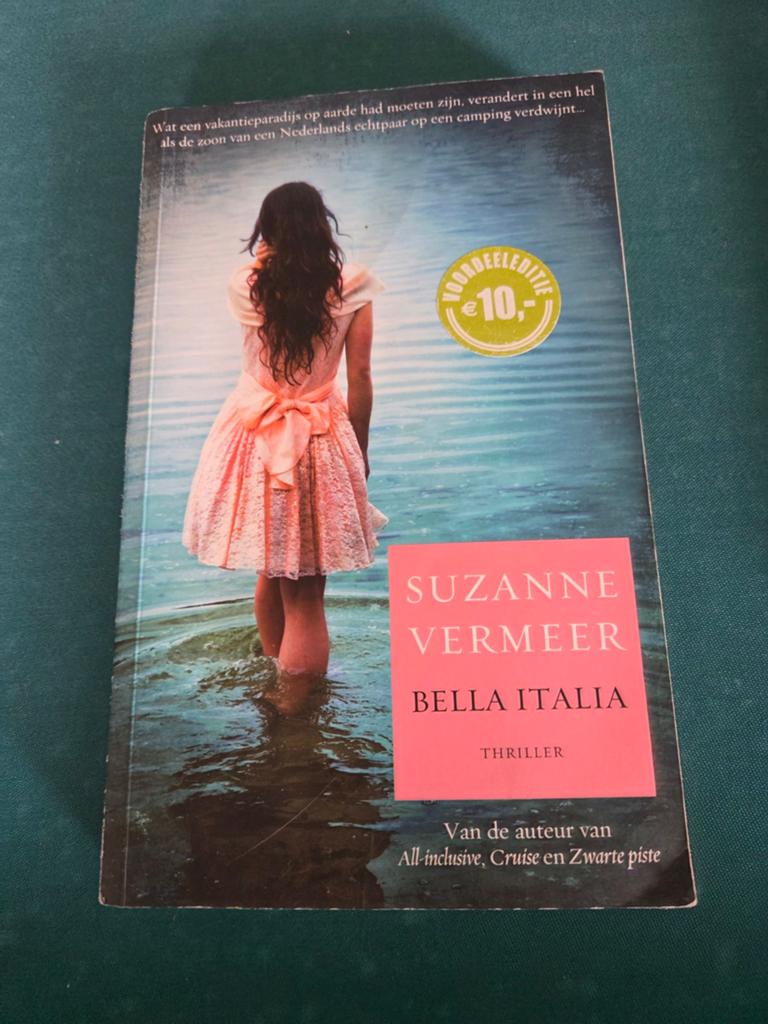 Suzanne Vermeer - Bella Italia, Boeken, Thrillers, Zo goed als nieuw, Ophalen of Verzenden