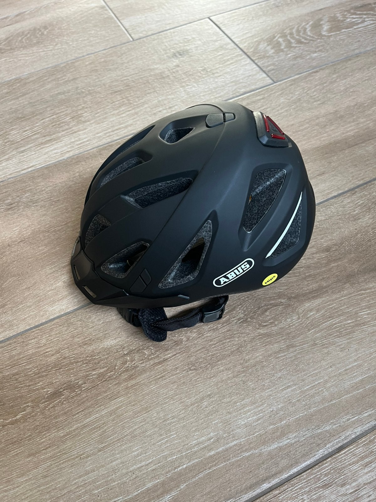Abus Urban-I 3.0 MIPS fietshelm e-bike, Fietsen en Brommers, Ophalen, Zo goed als nieuw, M, Heer of Dame