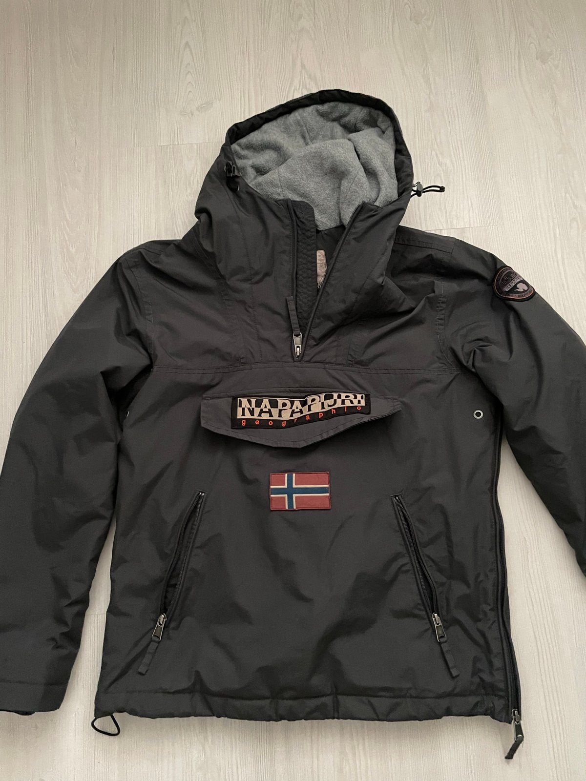 Napapijri Jas - Maat XS, Ophalen of Verzenden, Gedragen, Maat 46 (S) of kleiner, Grijs