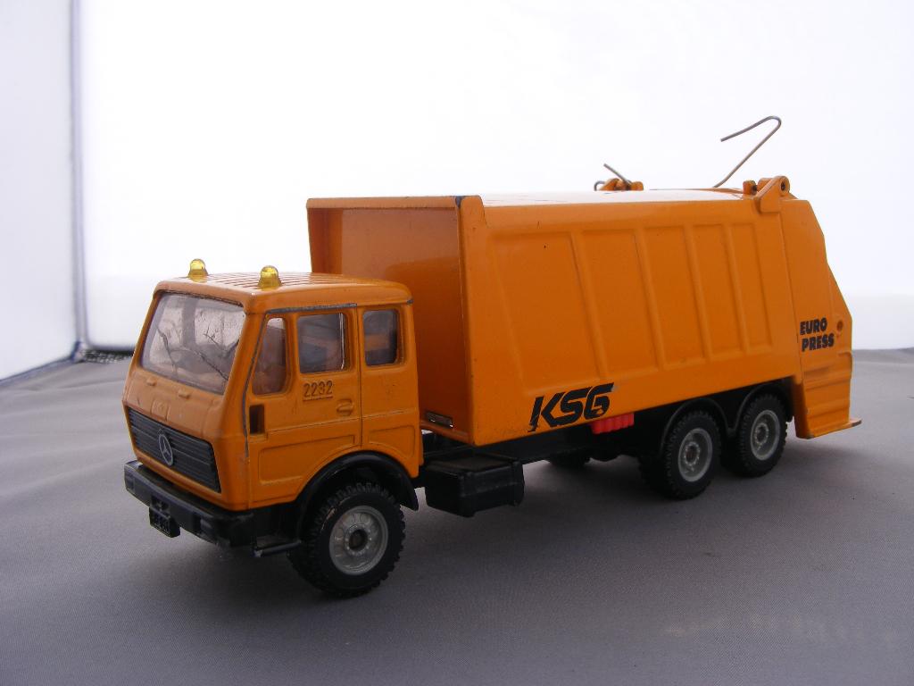 Mercedes benz vuilniswagen siku incompleet, Hobby en Vrije tijd, Modelauto's | 1:43, Ophalen of Verzenden, Gebruikt, Bus of Vrachtwagen