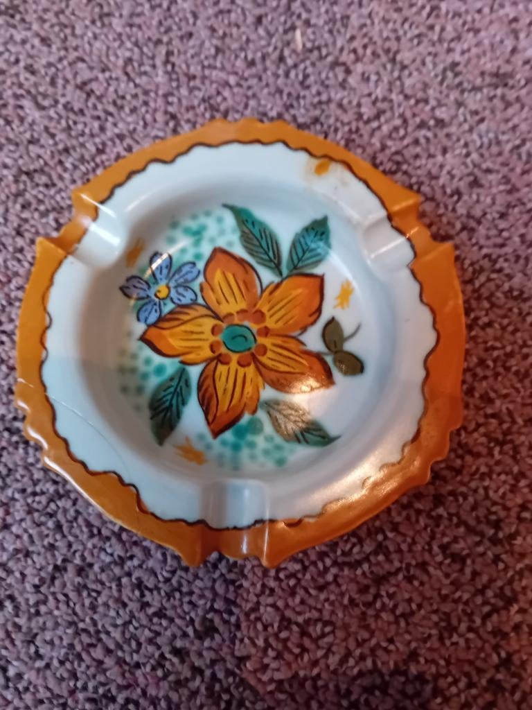 Plateel asbak.10,5cm doorsnede, Ophalen of Verzenden