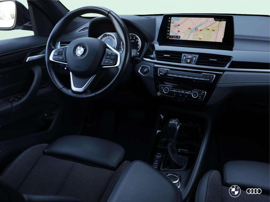 BMW X1 xDr25e SPORT LINE / HEADUP / TREKHAAK / CAMERA / HIFI, Leder en Stof, Bedrijf, Vierwielaandrijving, Hybride Elektrisch/Benzine