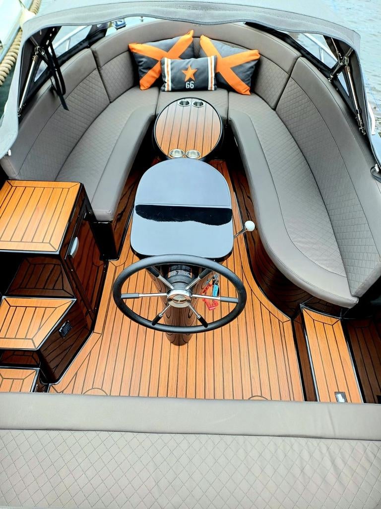 Lifestyle 616 Tender Sloep ZGAN|25pk|Koelkast|Zonnebed, Watersport en Boten, Sloepen, Ophalen, 10 tot 30 pk, Zo goed als nieuw