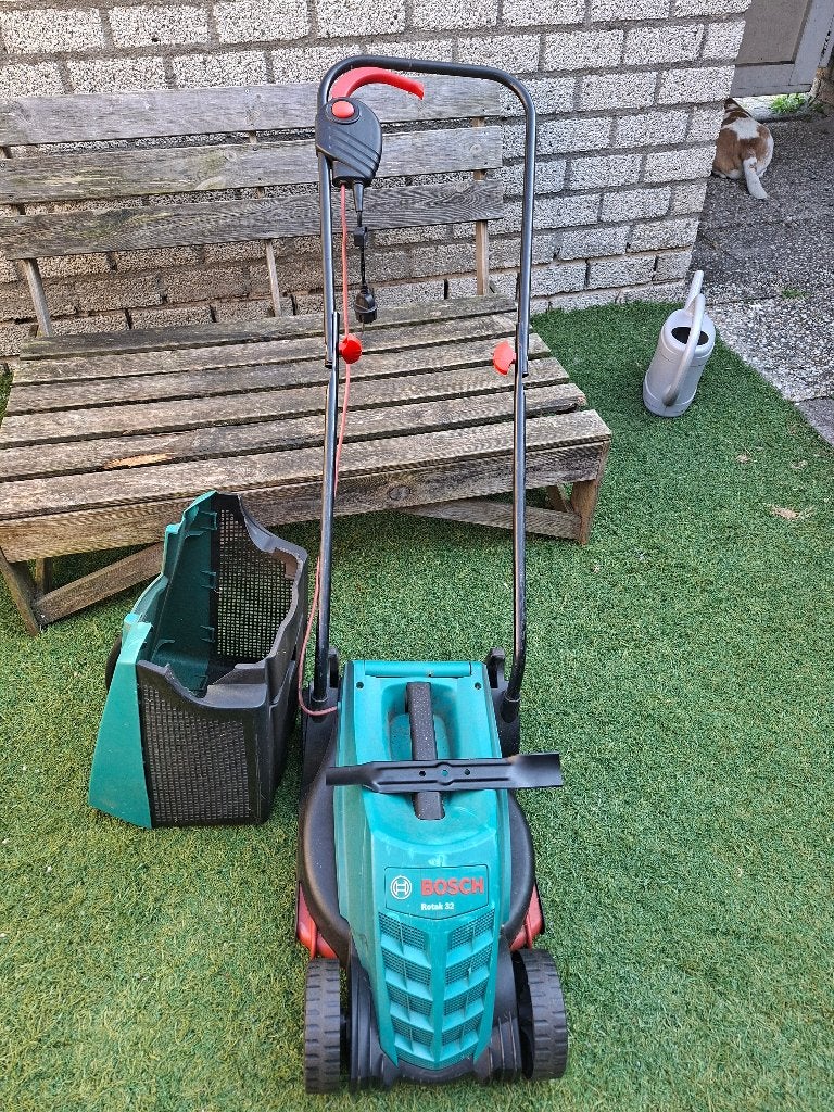 Bosch Rotak 32 elektrische grasmaaier met opvangzak, Cirkelmaaier, Gebruikt, Elektrische grasmaaier, Ophalen of Verzenden