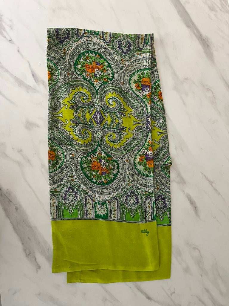 Oilily sjaal licht groen met paisley print, Ophalen of Verzenden, Zo goed als nieuw, Sjaal