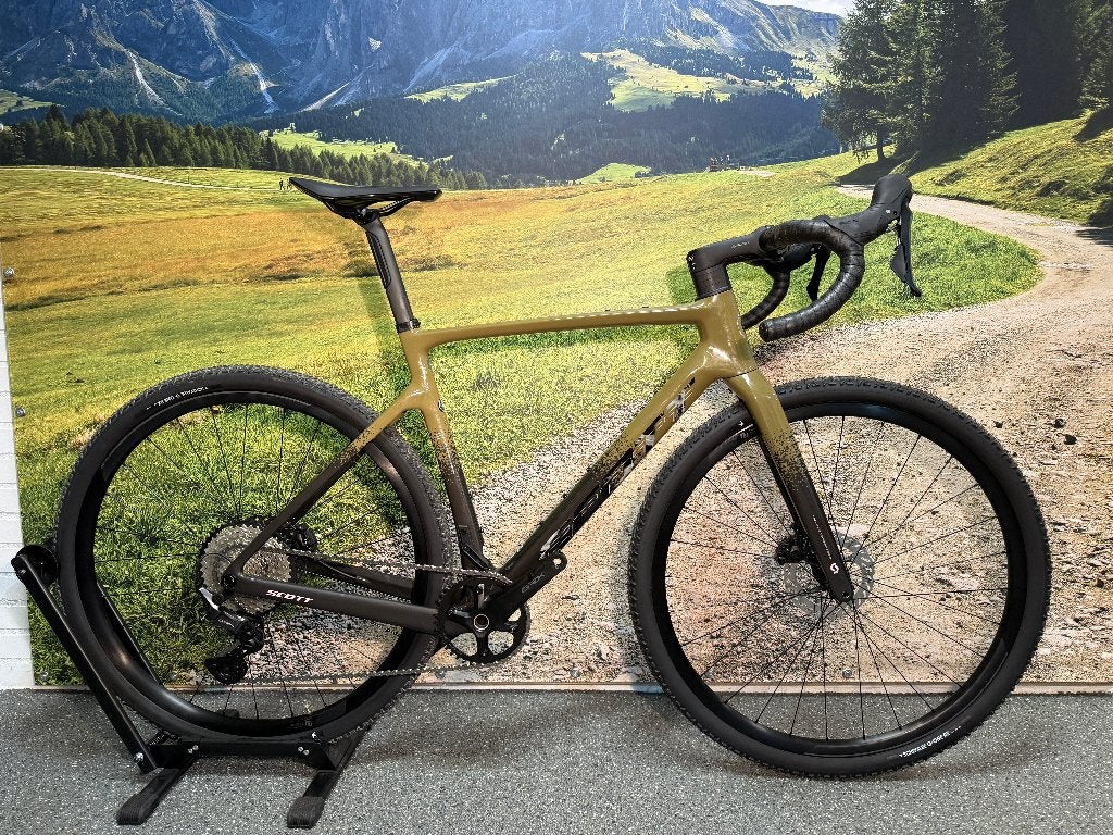 Scott Addict Gravel 40 M 1x12 GRX 822 € 2799,-/€2399,-Carbon