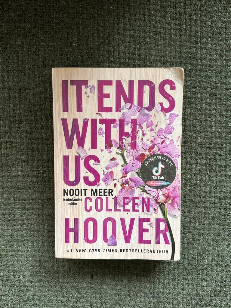 Colleen Hoover - It ends with us, Boeken, Literatuur, Zo goed als nieuw, Ophalen of Verzenden