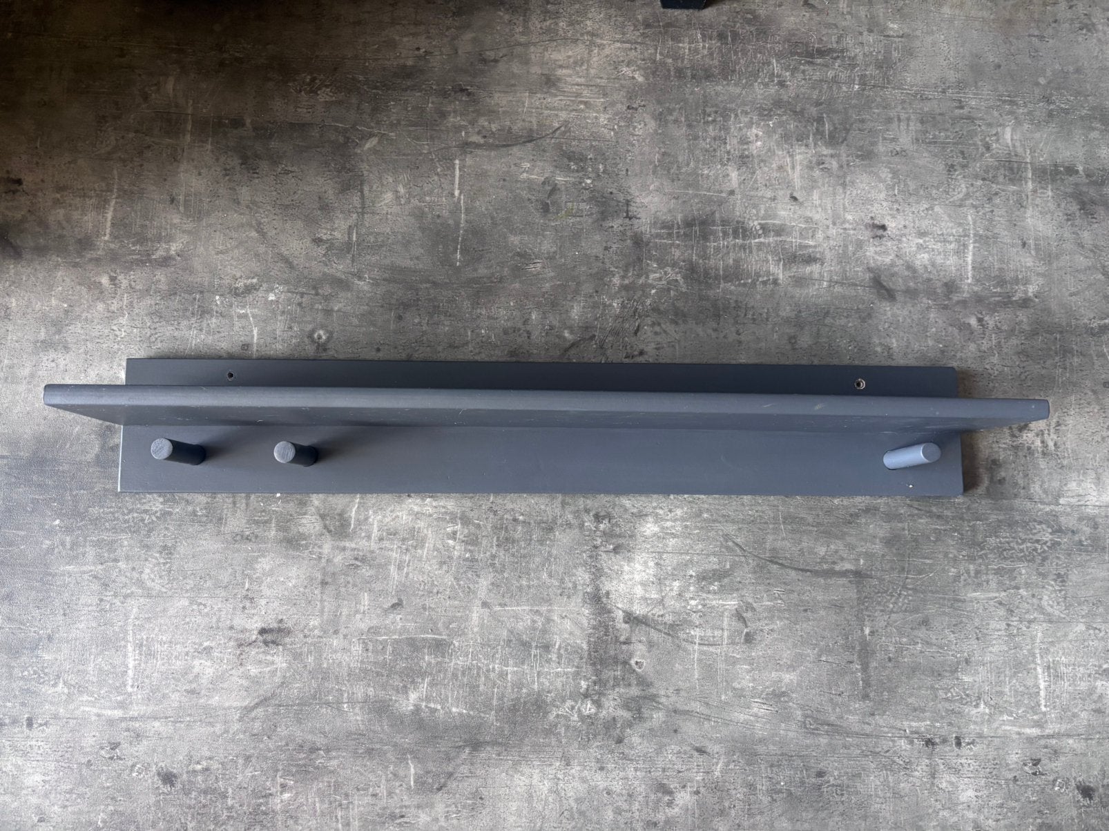 Handgemaakt houten wandkapstok met plankje - 93 cm, Huis en Inrichting, Woonaccessoires | Kapstokken, Gebruikt, Minder dan 100 cm