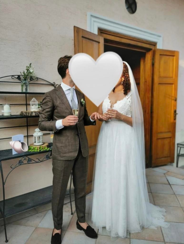 Trouwjurk Mary Borsato met sluier - Zo goed als nieuw, Ophalen of Verzenden, Zo goed als nieuw, Wit, Trouwjurk