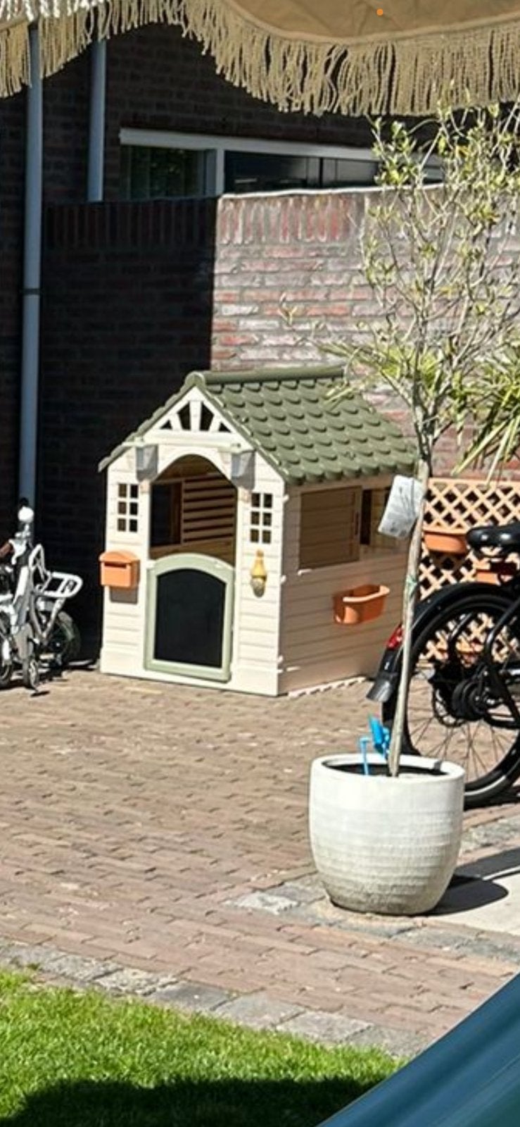 Dolu garden speelhuisje, Ophalen, Nieuw, Kunststof