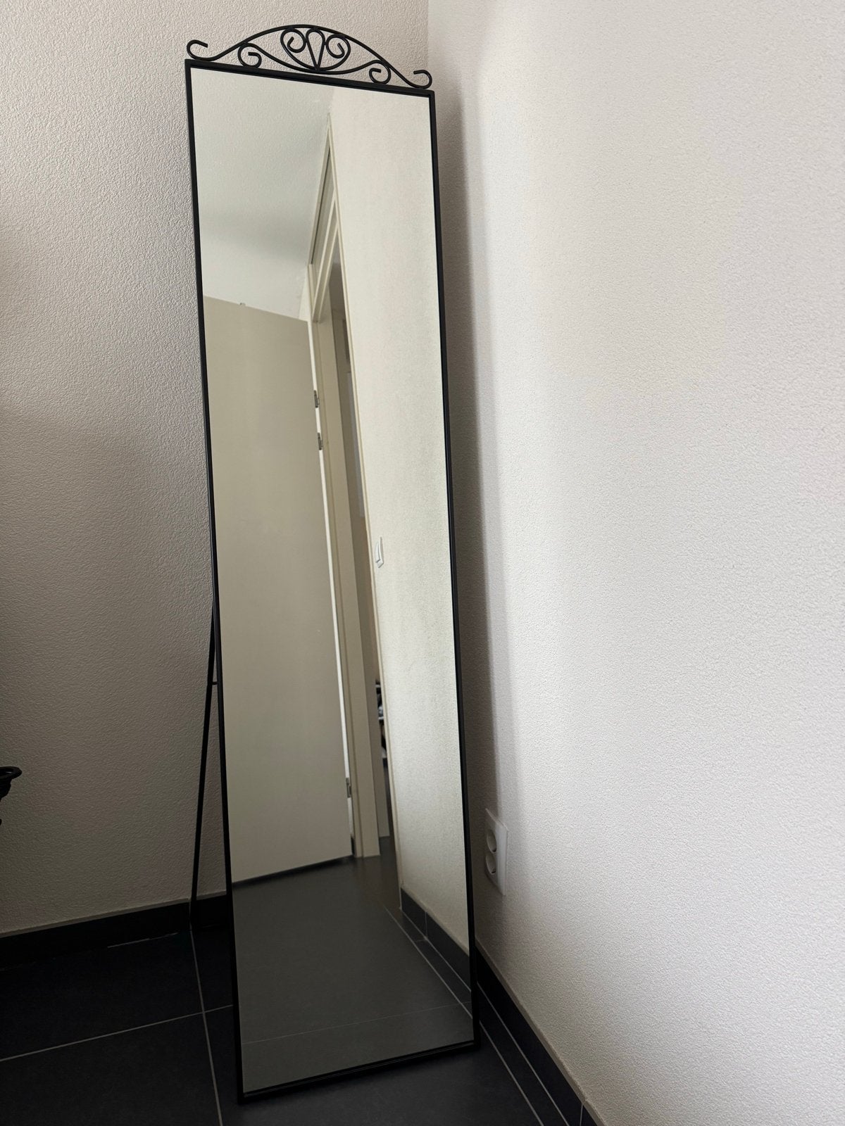 Grote Passpiegel met Zwart Metalen Frame, Huis en Inrichting, Woonaccessoires | Spiegels, Ophalen, Minder dan 50 cm, Zo goed als nieuw