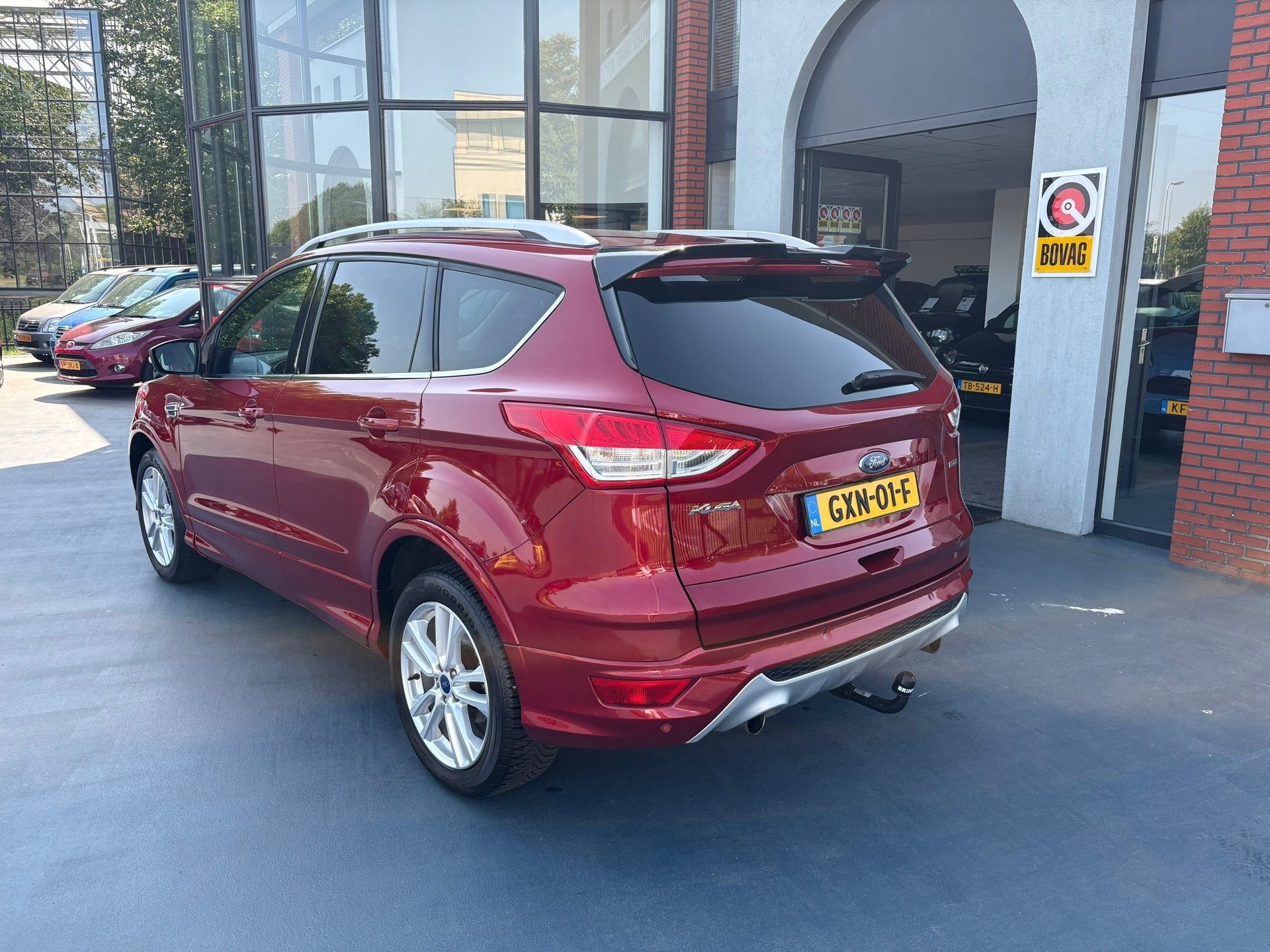 Ford KUGA 1.5 Titanium Styling Pack, Auto's, Dealer onderhouden, Euro 6, 4 cilinders, Leder en Stof