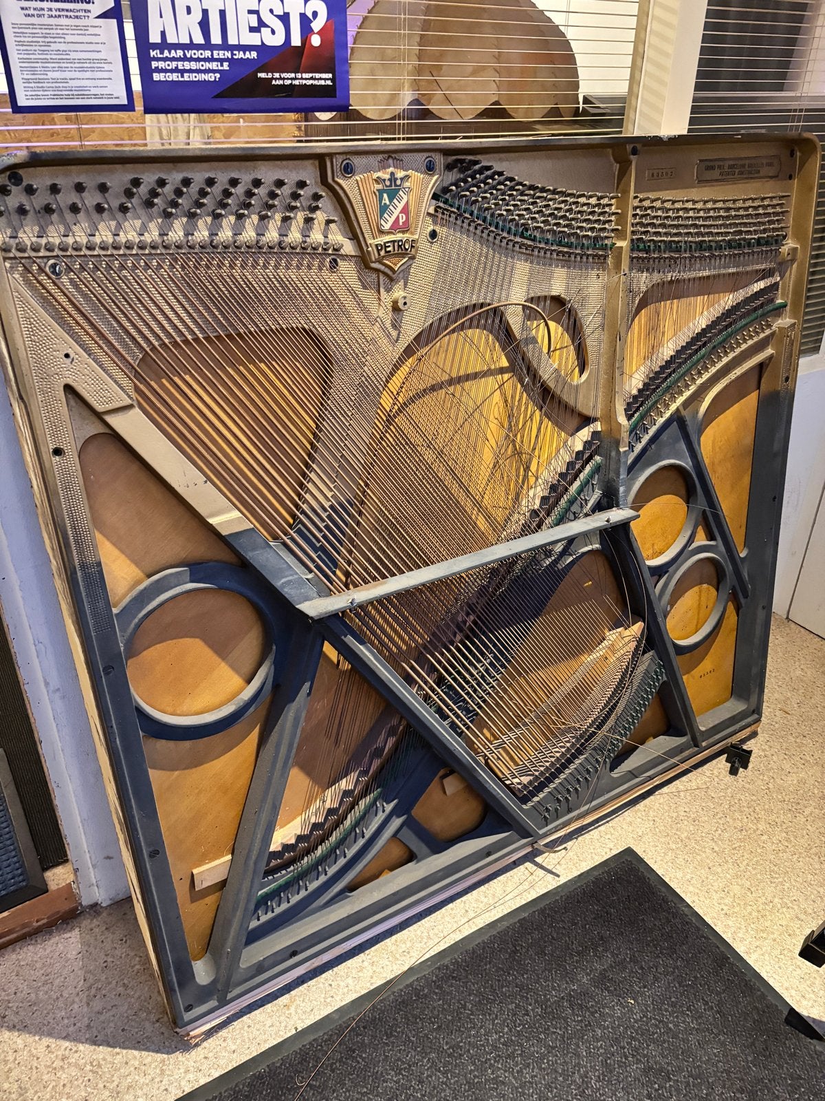 Gratis ijzeren frame van piano - Petrof, Ophalen, Gebruikt, 250 mm of meer, Overige typen