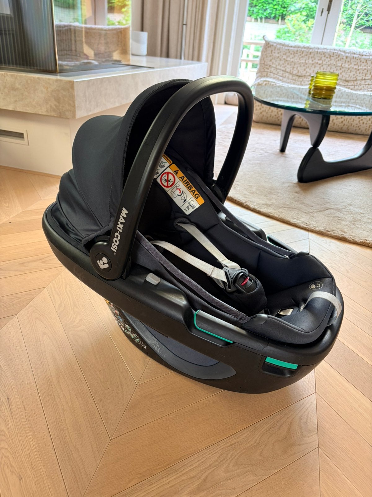 Maxi-Cosi Coral 360 i-Size Essential Graphite, Autogordel of Isofix, Gebruikt, Ophalen of Verzenden, 0 t/m 13 kg