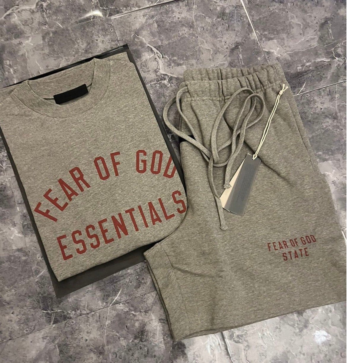 Fear of god essentials setjes, Verzenden, Nieuw, Overige maten, Overige kleuren