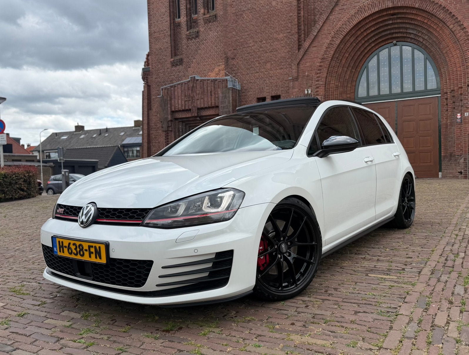 Volkswagen Golf 7 2.0 TSI GTI Performance DSG PANO KEYLESS, Stof, Zwart, 4 cilinders, 1984 cc