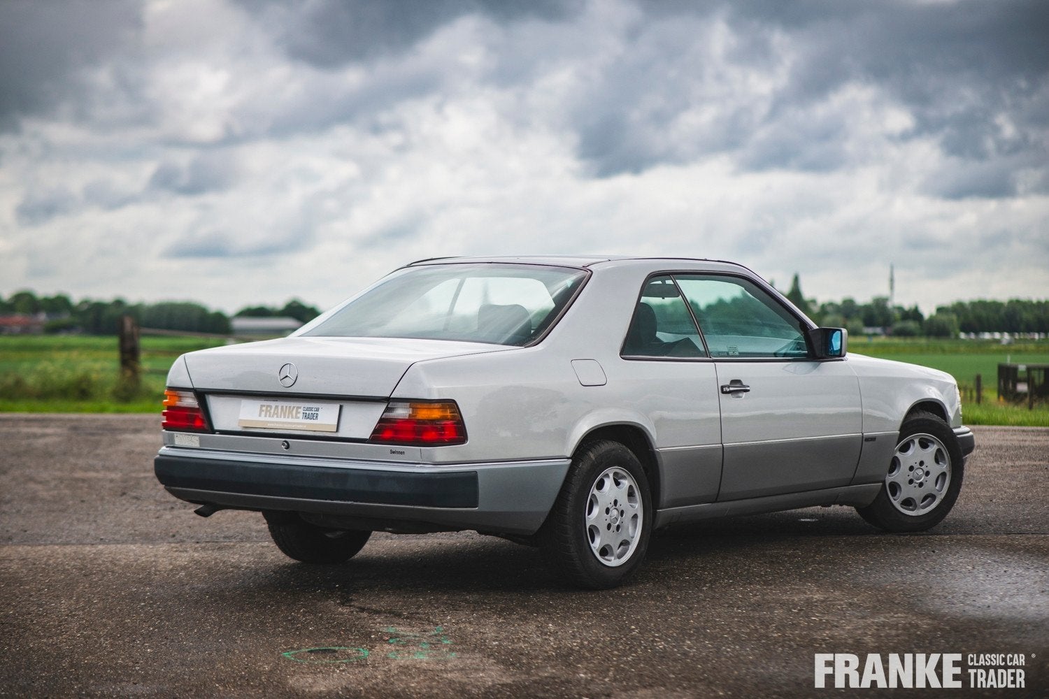 Mercedes-Benz 200-500 (W124) 230 CE MoPf 1, Achterwielaandrijving, Gebruikt, 4 cilinders, 4 stoelen