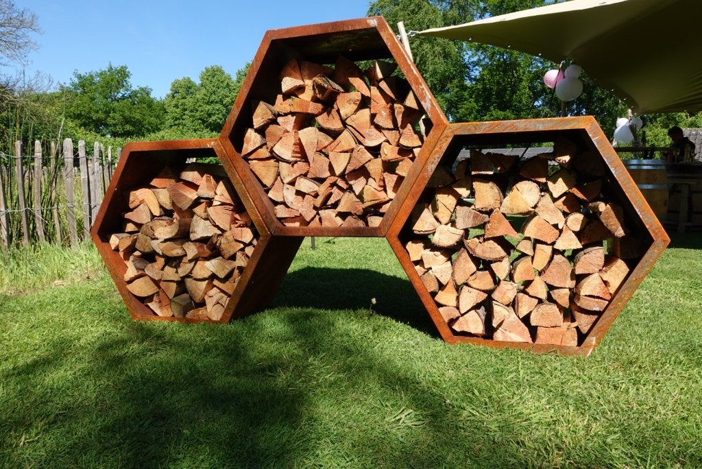 CORTENSTAAL HEXAGON HAARDHOUTOPSLAG STIJLVOL, Minder dan 3 m³, Ophalen of Verzenden, Overige houtsoorten, Blokken