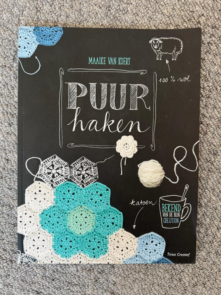 Maaike van Koert - Puur haken, Ophalen of Verzenden, Zo goed als nieuw, Breien en Haken