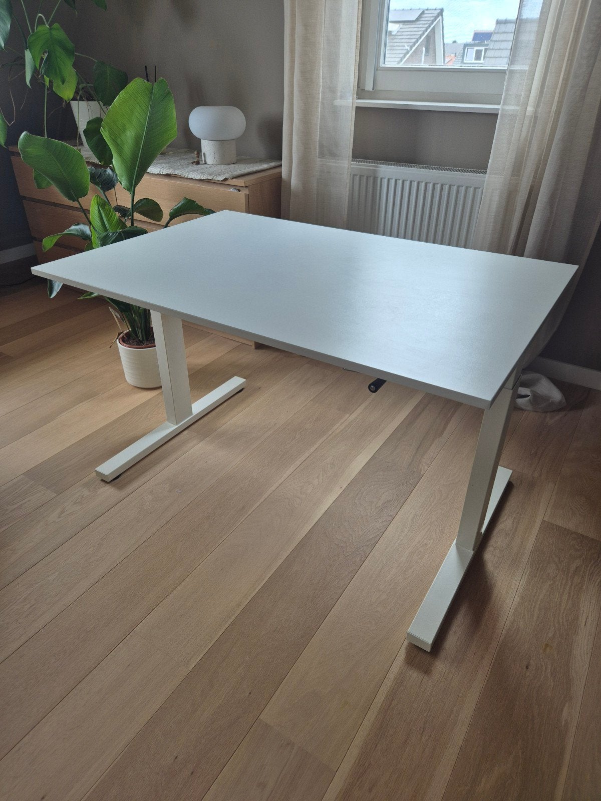 IKEA TROTTEN Zit-stabureau wit 120x70, Huis en Inrichting, Bureaus, Ophalen, Zo goed als nieuw