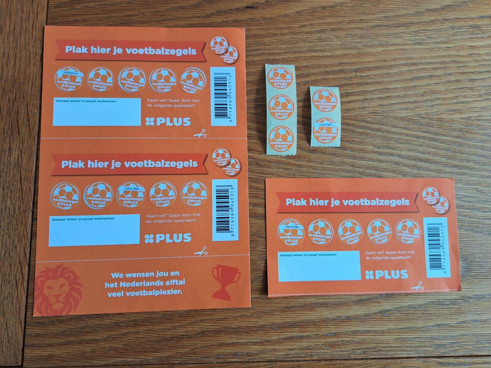 PLUS 20 VOETBALZEGELS/ 4 kaarten per kaart van 5 zegels €3, Verzamelen, Supermarktacties, Plus, Ophalen of Verzenden