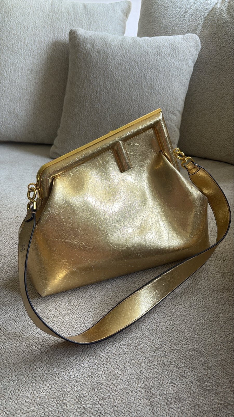 Fendi Tas - Gouden Schoudertas met FF-patroon, Ophalen of Verzenden, Zo goed als nieuw, Overige kleuren, Schoudertasje