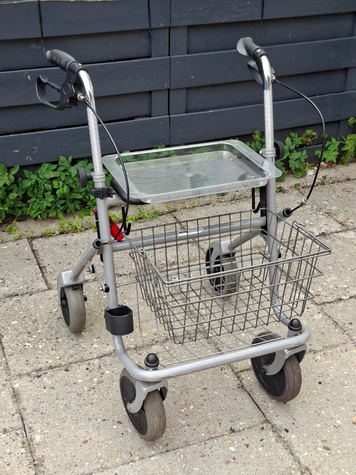 Stevige en degelijke opklapbare rollator met zitfunctie., Ophalen, Opvouwbaar, Zo goed als nieuw