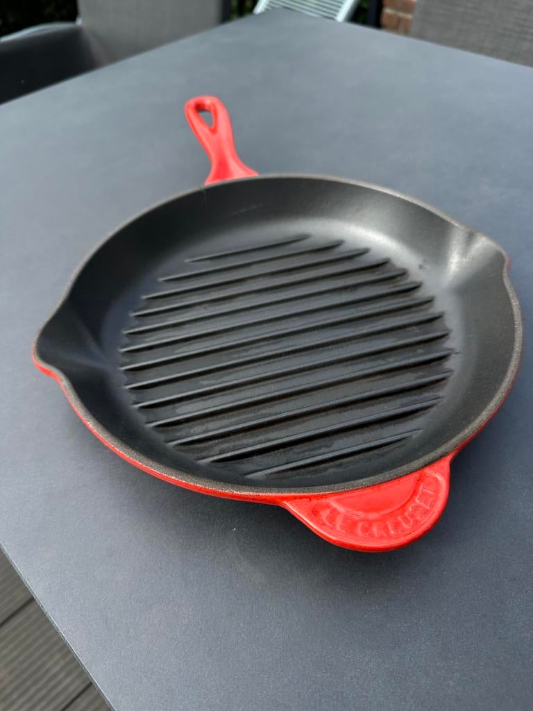 Le Creuset Signature Ronde Grillpan, Ophalen of Verzenden, Gebruikt, Gietijzer, Koekenpan of Braadpan