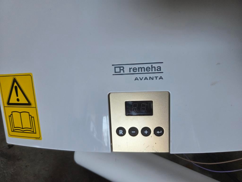 Remeha Avanta CV-ketel met expansievat en rookgasafvoer, Doe-het-zelf en Verbouw, Verwarming en Radiatoren, Ophalen, 30 tot 80 cm
