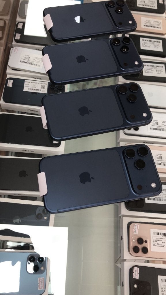 iphone 17 pro max  256gb / iphone 16 pro max  256gb, Ophalen of Verzenden, Zo goed als nieuw, Overige typen